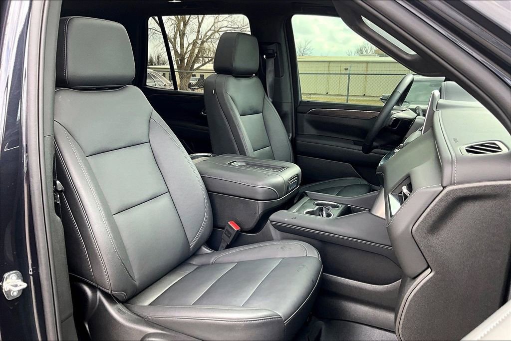 Used 2024 Chevrolet Tahoe LT w/ Luxury Package image 10