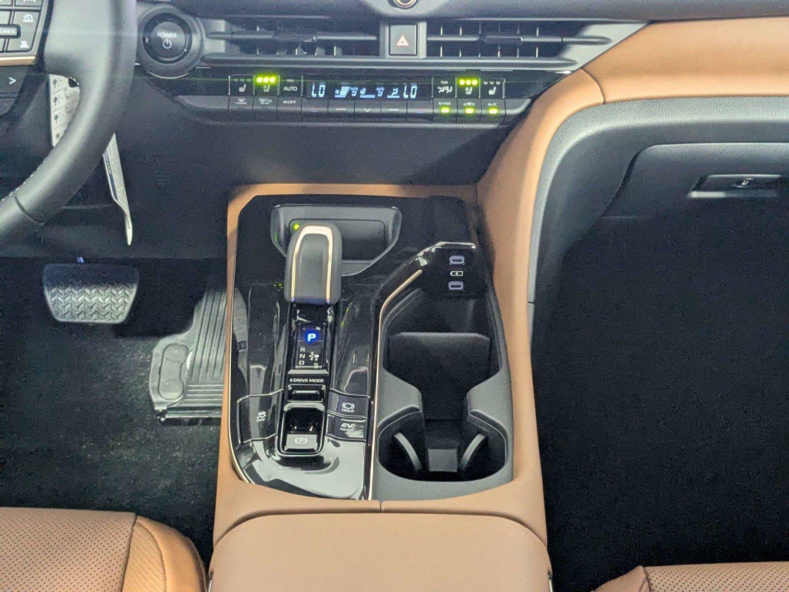 New 2026 Toyota Crown Signia AWD/4WD image 28