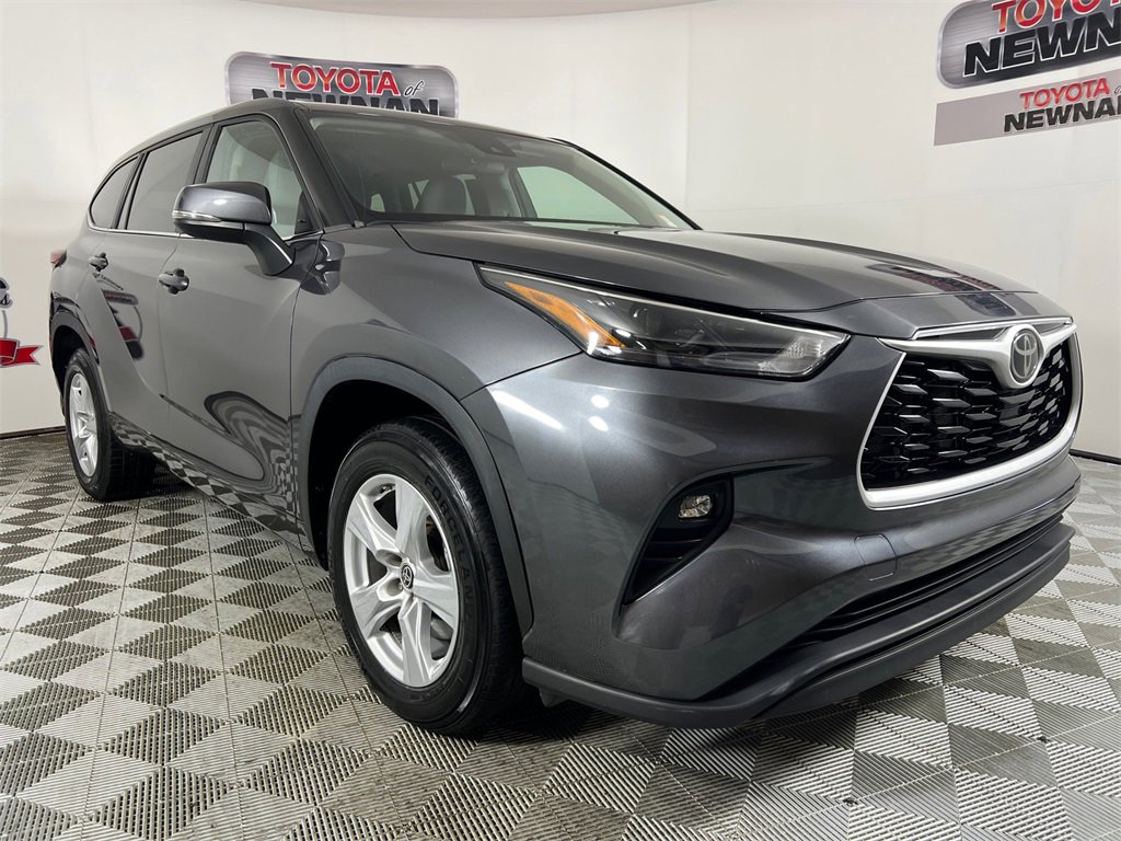 Used 2023 Toyota Highlander LE