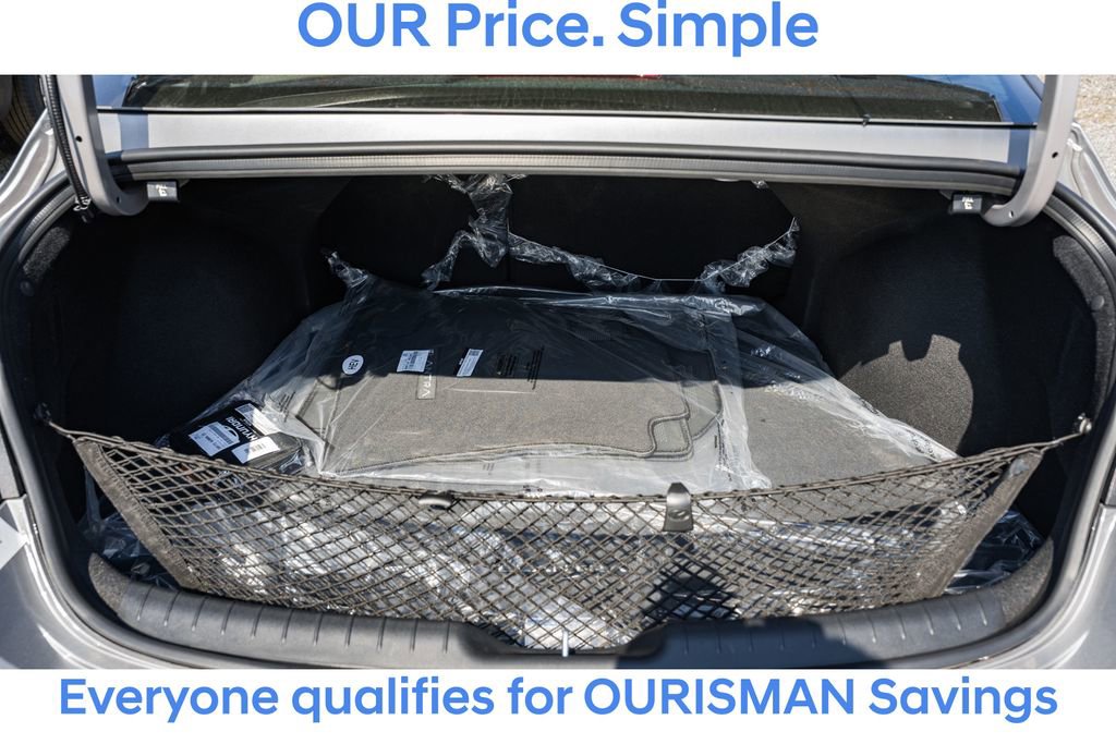 New 2025 Hyundai Elantra Limited image 9