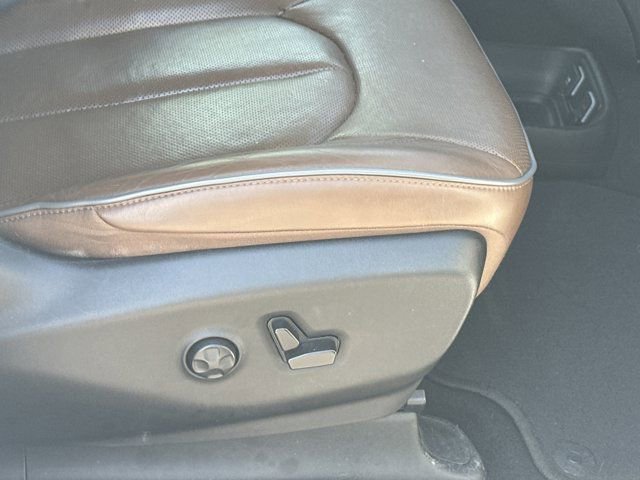 Used 2018 Chrysler Pacifica Limited w/ Advanced Safetytec Group FWD image 19