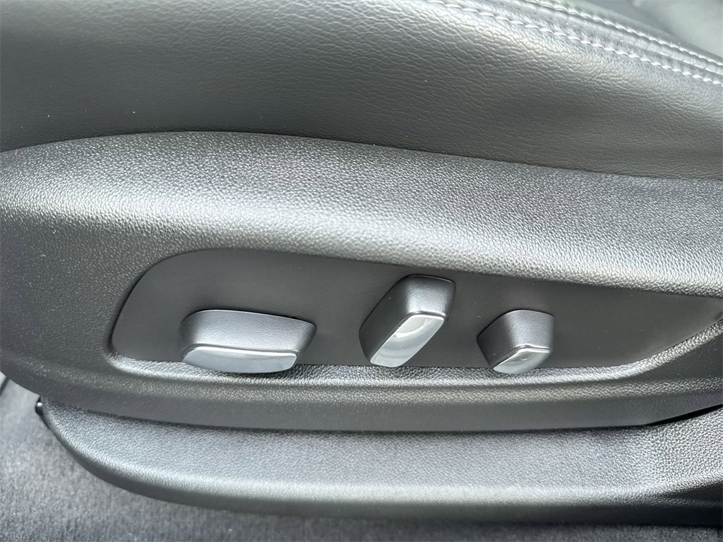 Used 2024 Cadillac XT6 Sport w/ Technology Package image 18