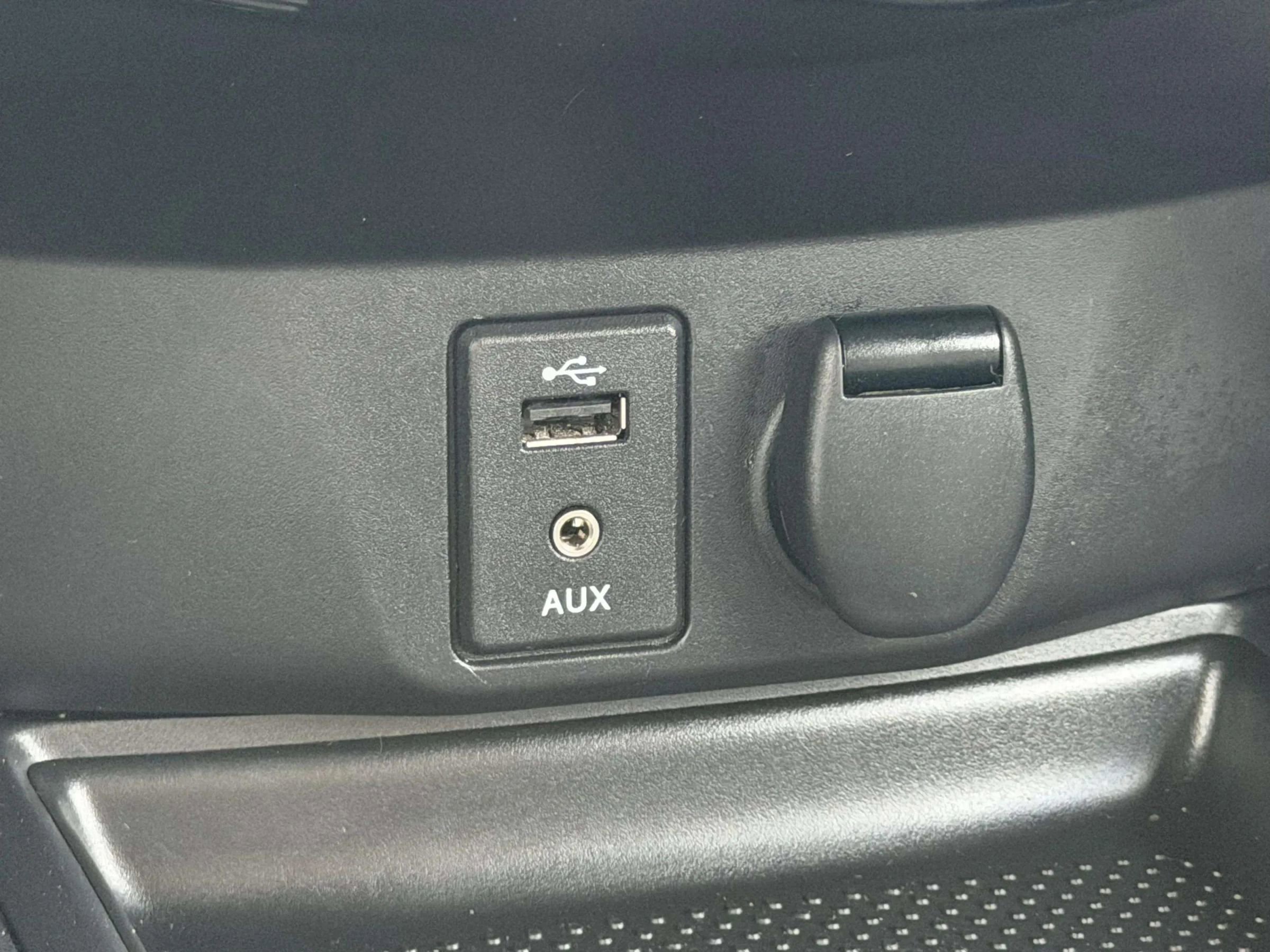 Used 2014 Nissan Rogue SL image 35