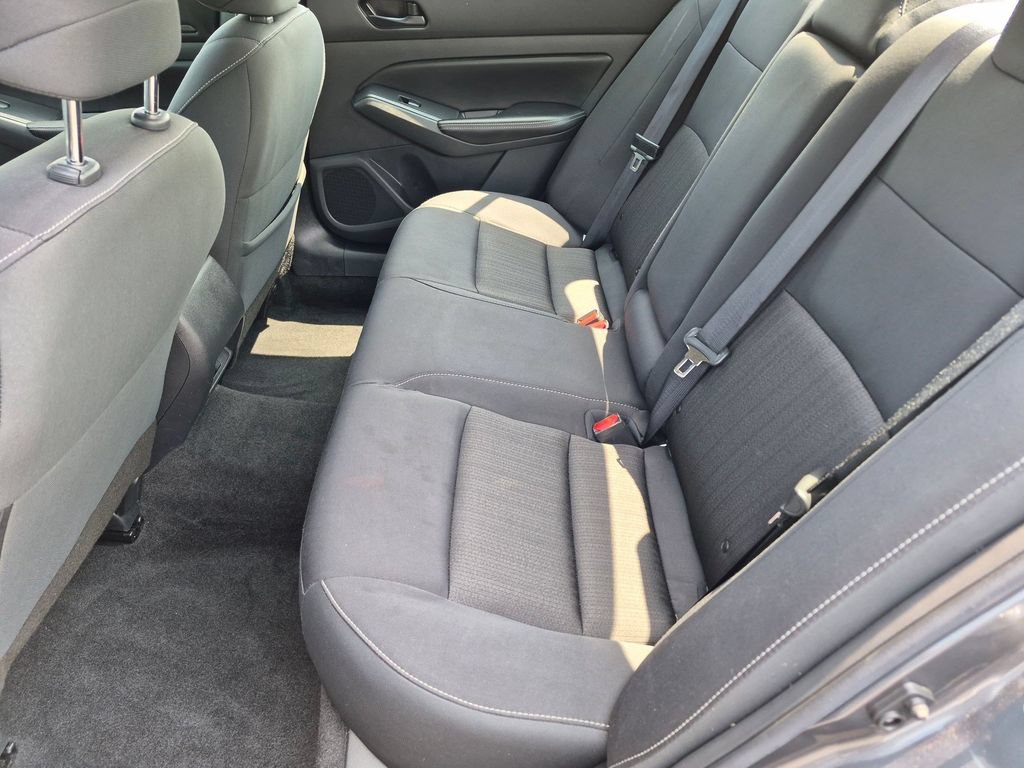 Used 2025 Nissan Altima 2.5 SV FWD image 21