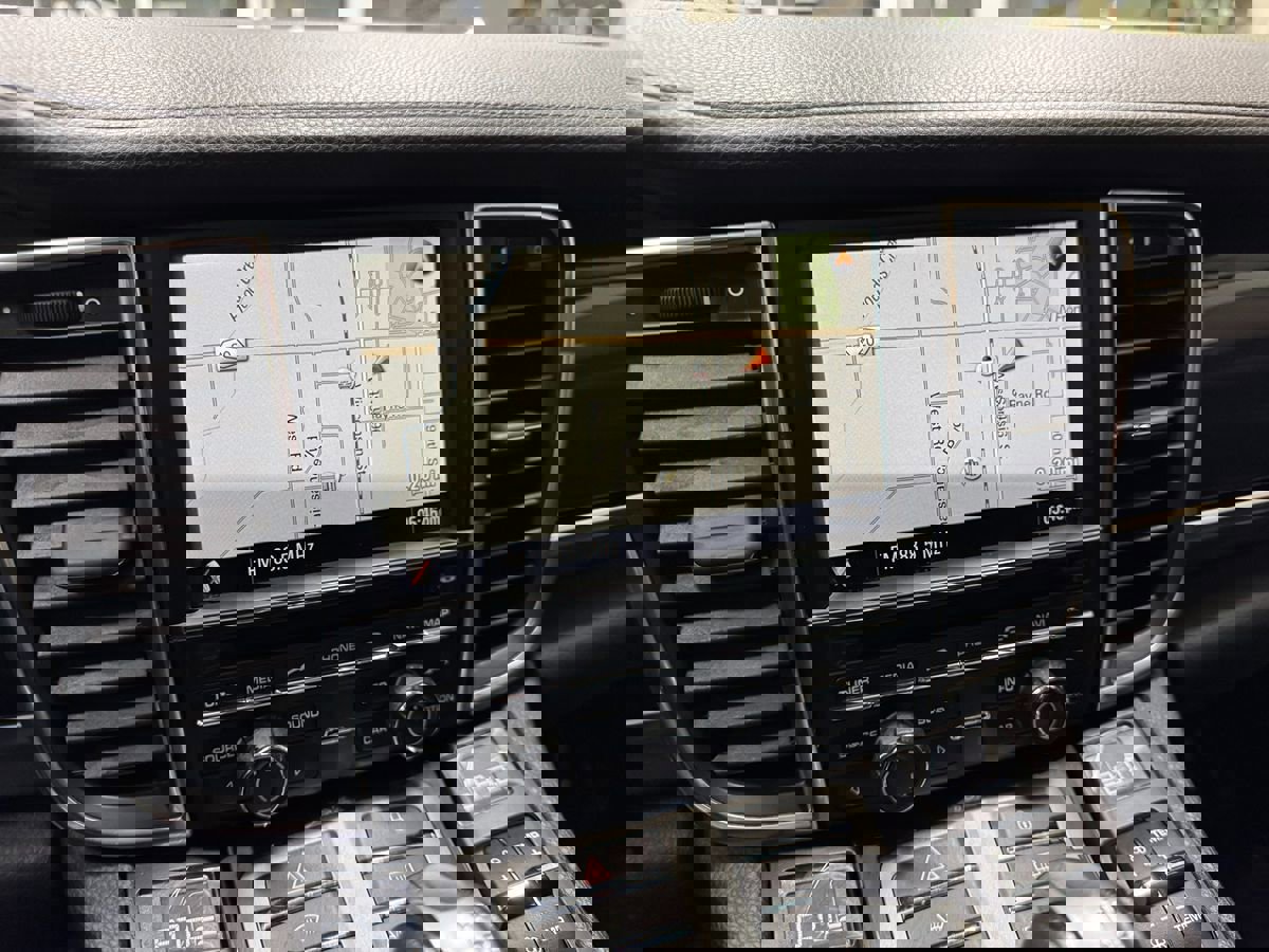 Used 2012 Porsche Panamera 4 image 21