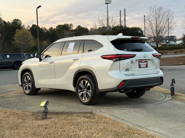 Used 2021 Toyota Highlander XLE FWD image 5
