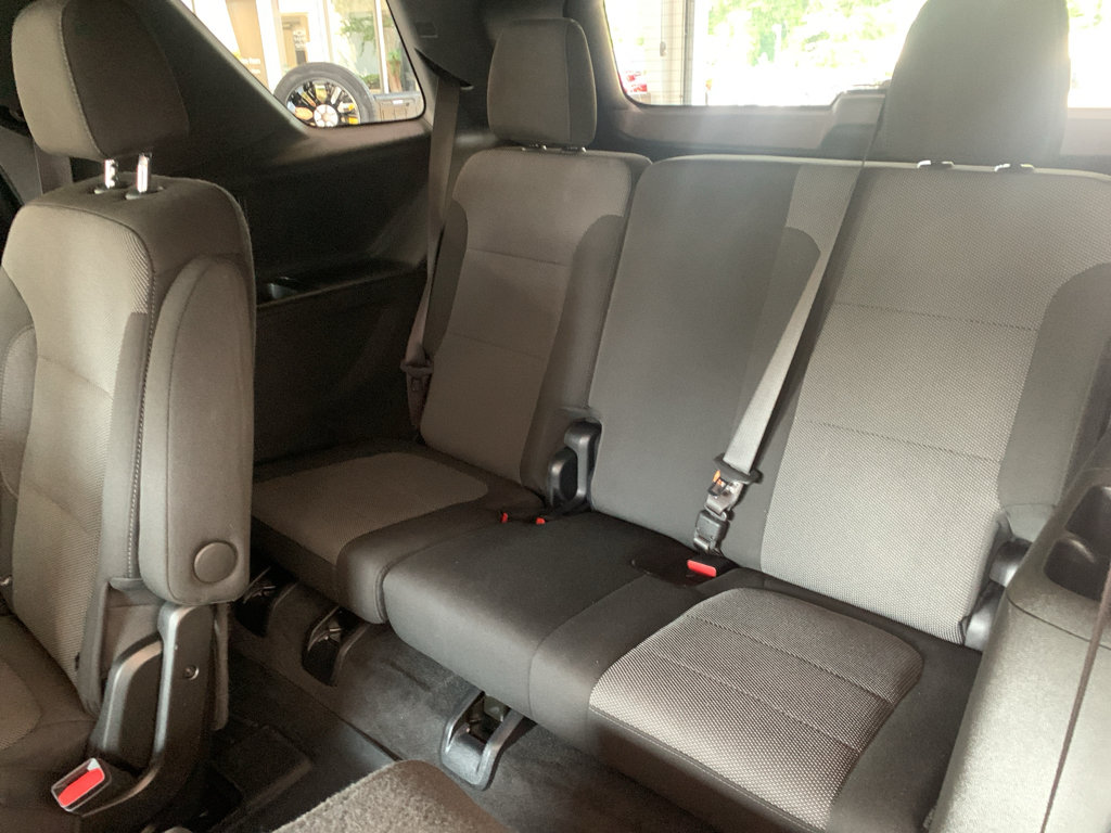 Used 2023 Chevrolet Traverse LT FWD image 17