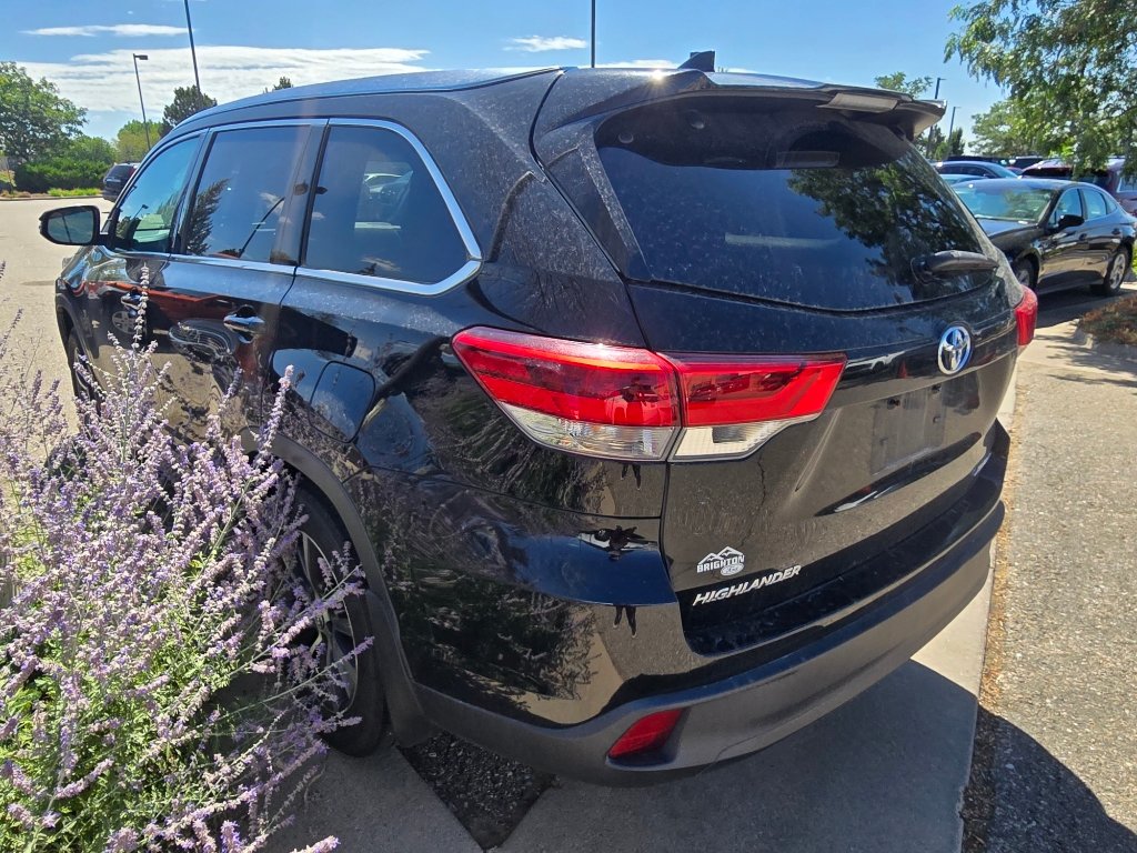 Used 2019 Toyota Highlander XLE AWD/4WD image 13