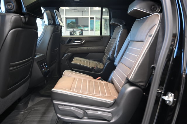 New 2026 GMC Yukon XL Denali Ultimate AWD/4WD image 14