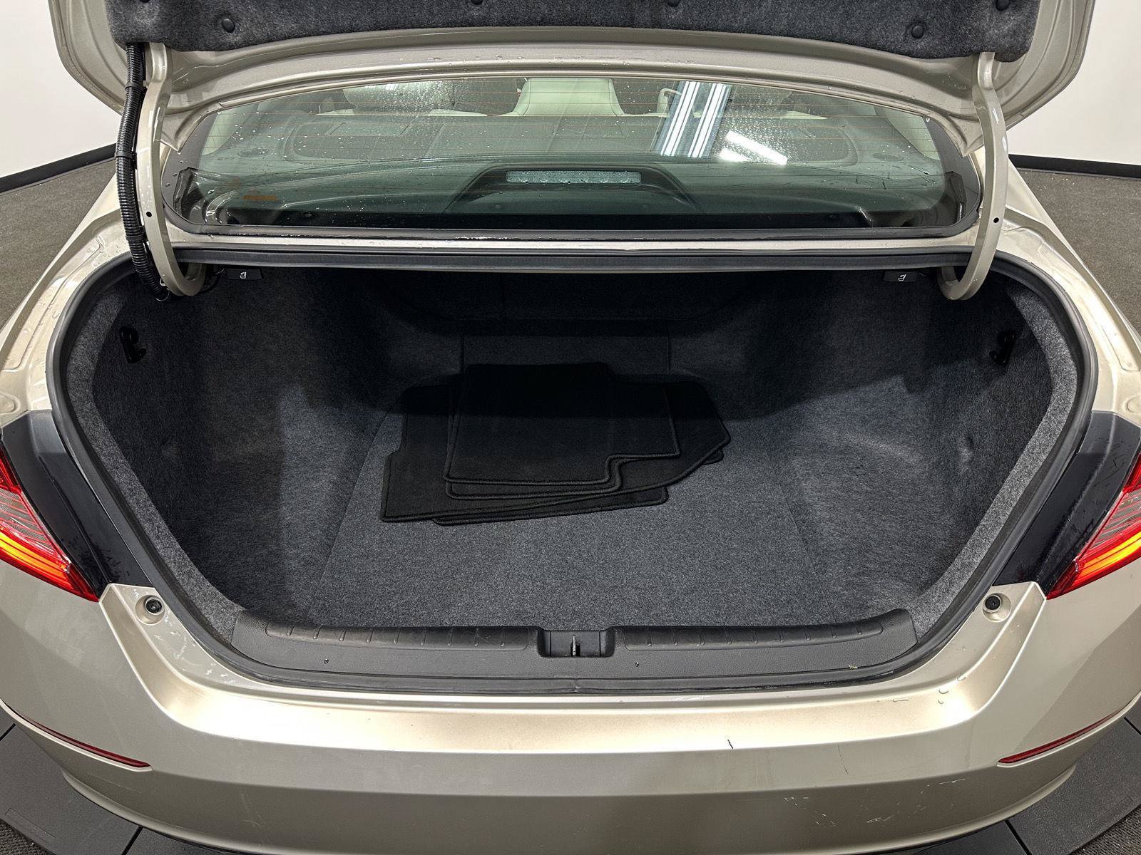 Used 2018 Honda Accord EX image 27