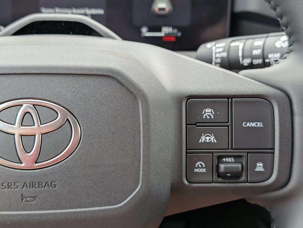 Used 2026 Toyota RAV4 XSE w/ Panoramic Sun Roof Package AWD/4WD image 27