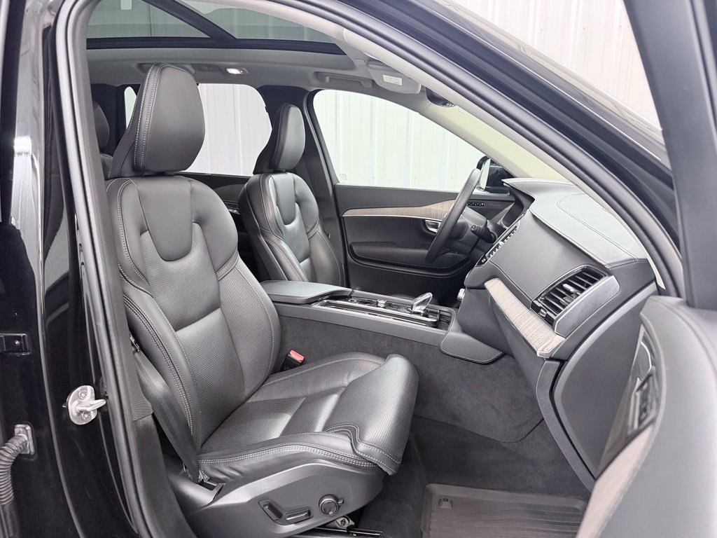 Used 2024 Volvo XC90 B6 Ultimate w/ Protection Package Premier AWD/4WD image 38