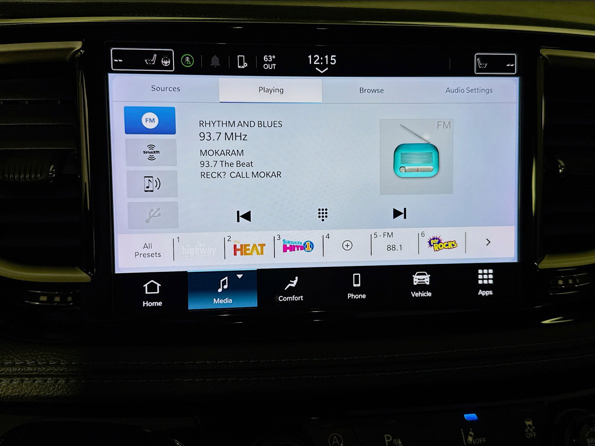 Used 2021 Chrysler Pacifica Touring-L image 17