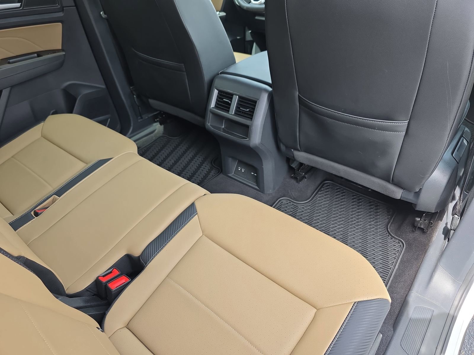 Used 2023 Volkswagen Atlas Cross Sport SE image 11