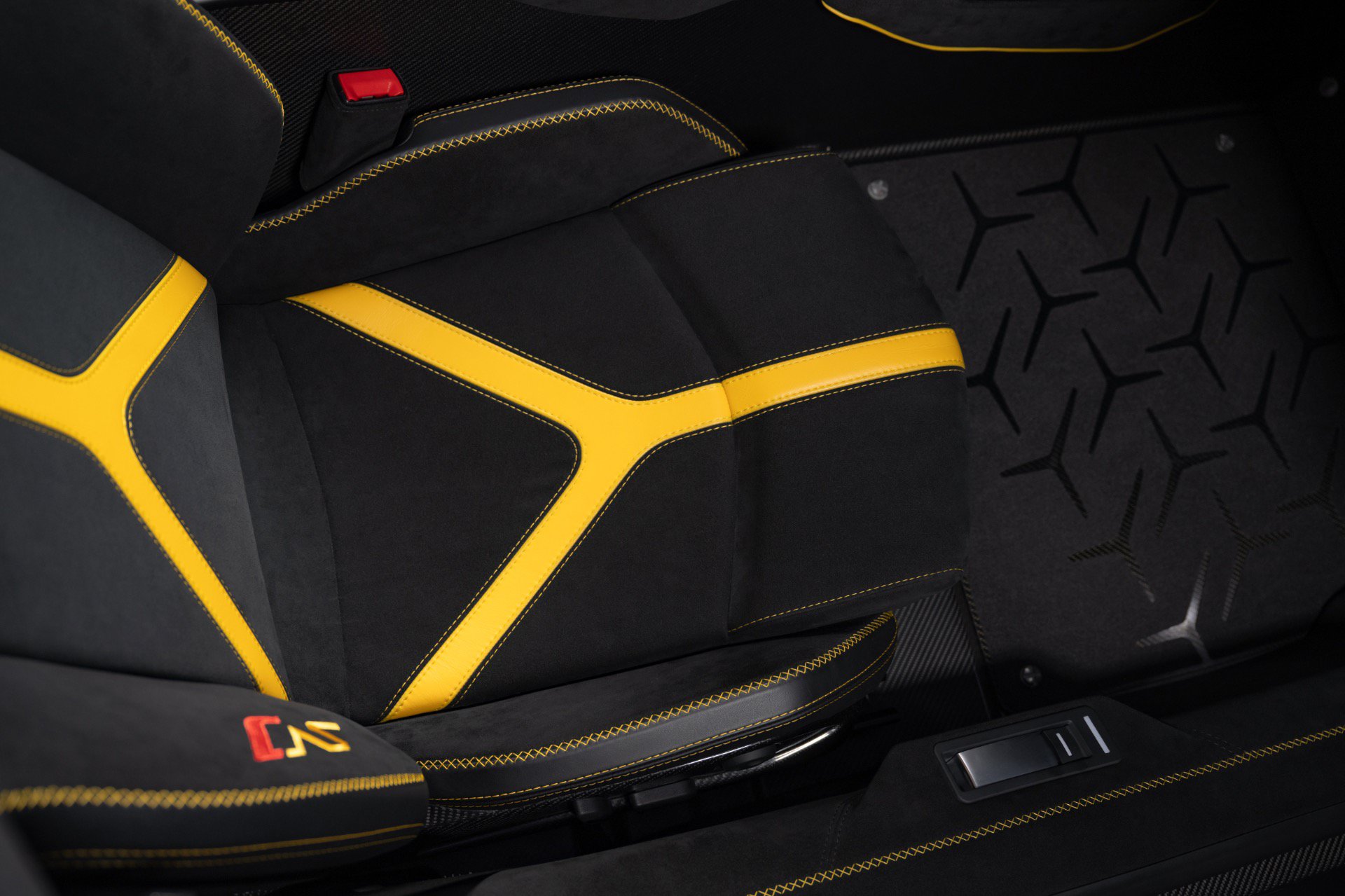 Used 2021 Lamborghini Aventador SVJ AWD/4WD image 37
