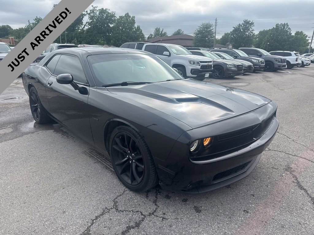 Used 2018 Dodge Challenger R/T w/ Blacktop Package RWD image 3