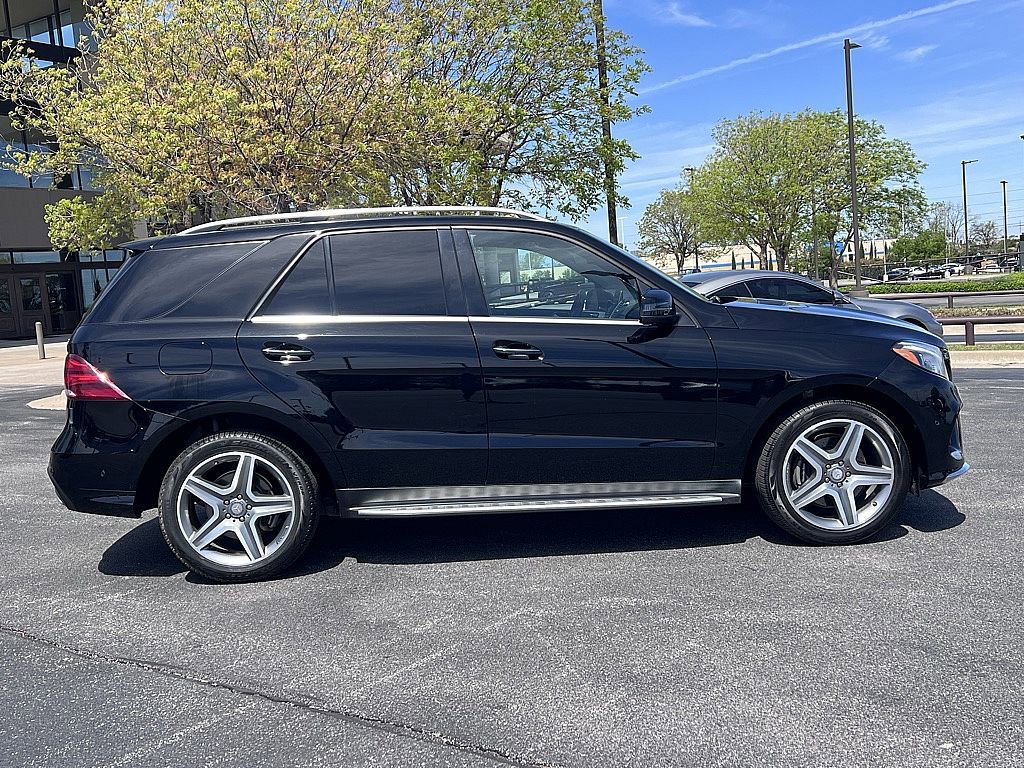 Used 2016 Mercedes-Benz GLE 400 4MATIC image 2