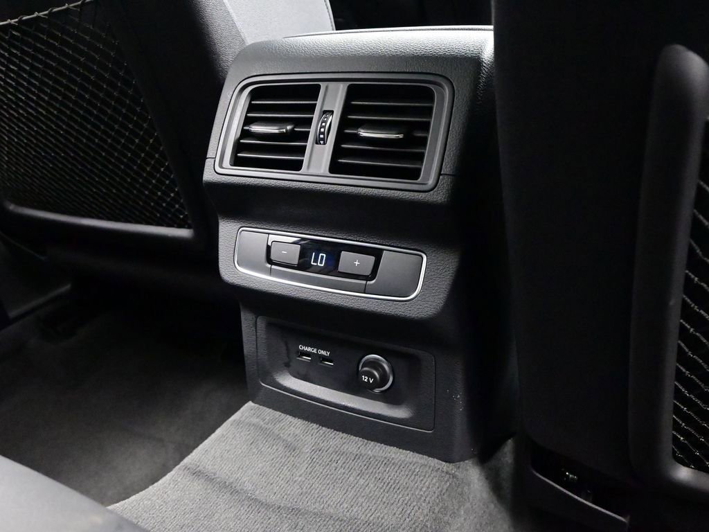 Used 2024 Audi Q5 2.0T Premium w/ Convenience Package image 39