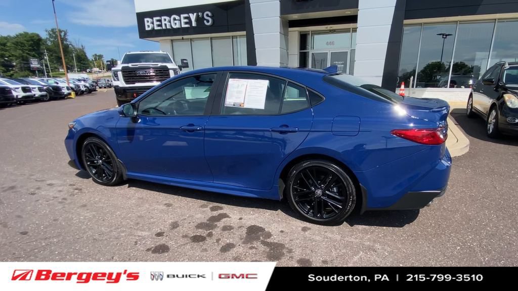 Used 2025 Toyota Camry SE w/ Convenience Package FWD image 8