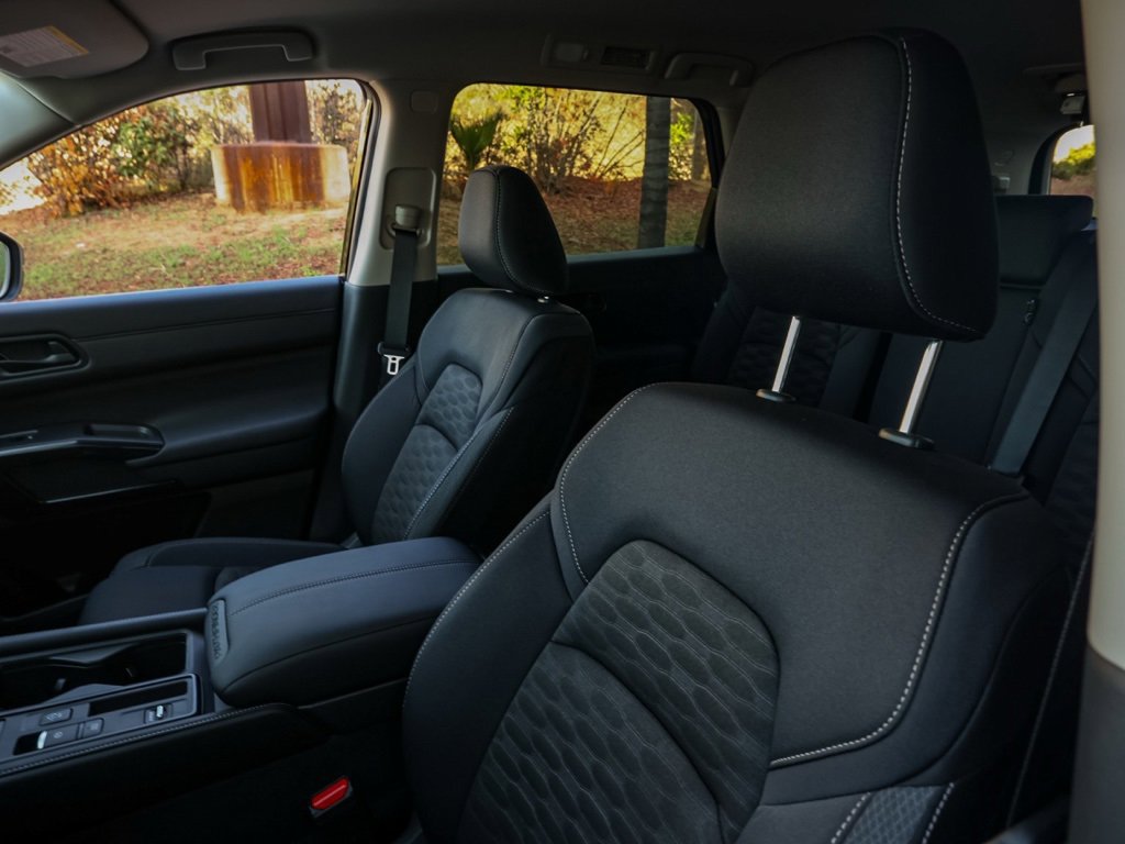 New 2025 Nissan Pathfinder S image 15