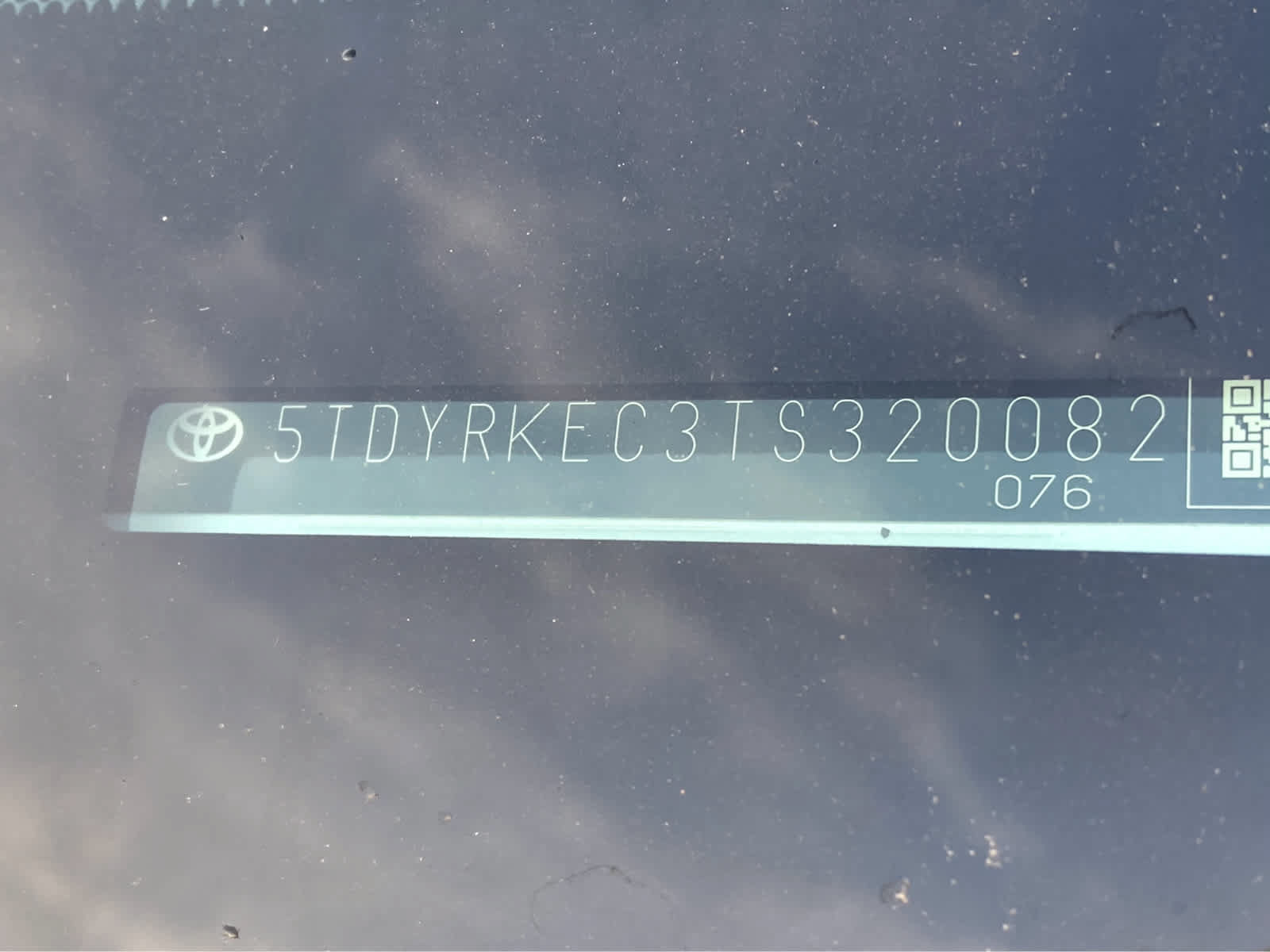 Used 2026 Toyota Sienna XLE FWD image 12