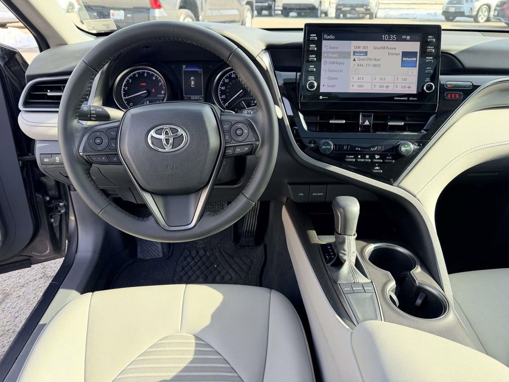 Certified 2022 Toyota Camry SE image 2