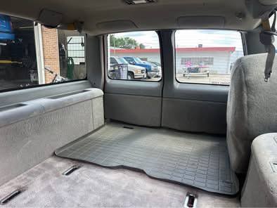 Used 1995 GMC Suburban 2WD image 14