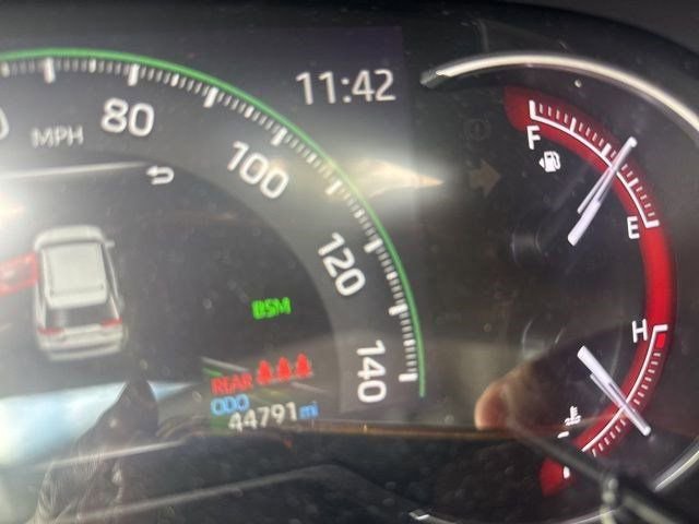 Used 2023 Toyota RAV4 XLE Premium image 8
