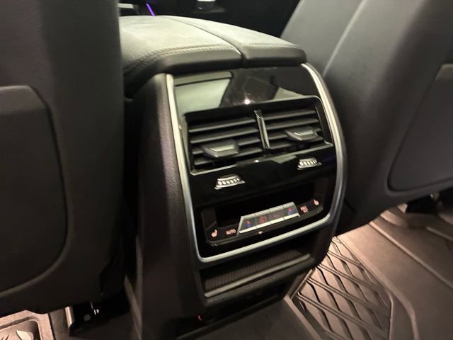 Used 2020 BMW X7 xDrive40i w/ Premium Package image 19
