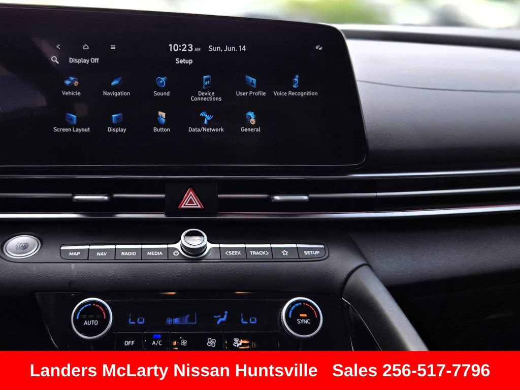 Used 2024 Hyundai Elantra Limited FWD image 18