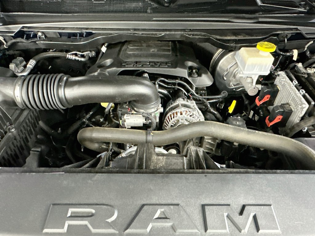 Used 2020 RAM 1500 Laramie AWD/4WD image 25