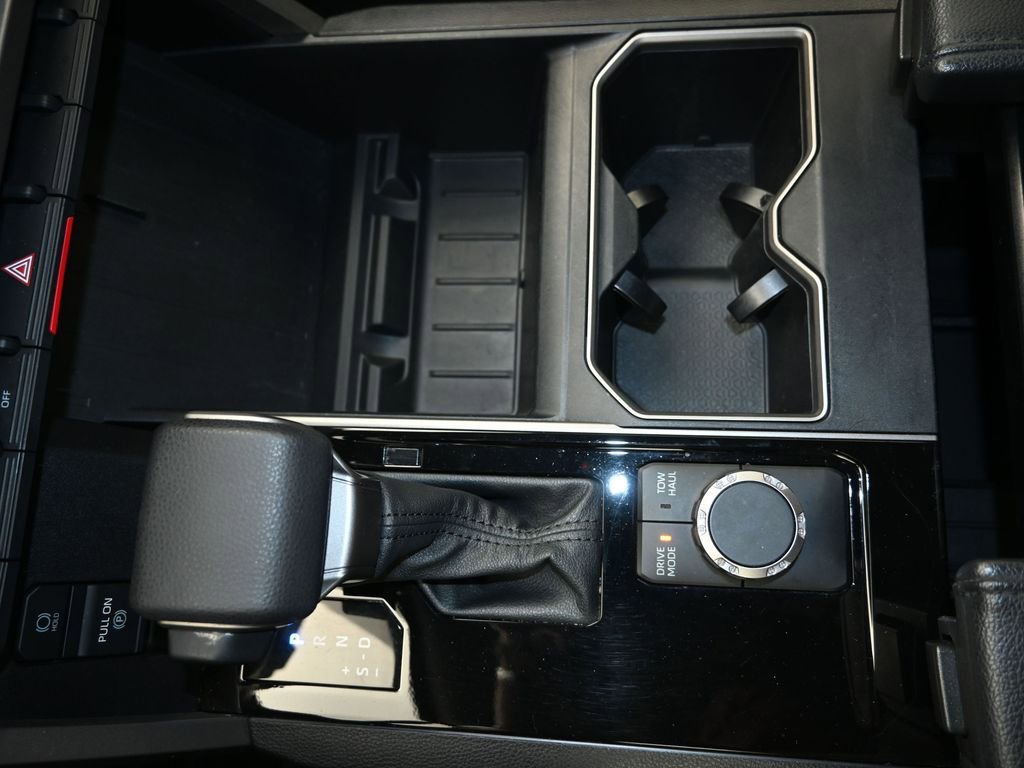 Used 2022 Toyota Tundra SR5 w/ Convenience Package RWD image 17