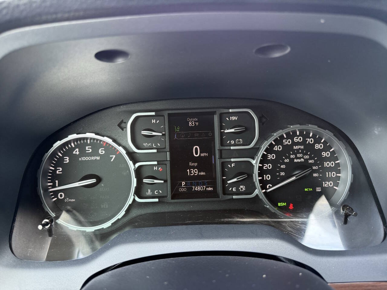 Used 2018 Toyota Tundra Limited w/ Limited Premium Package AWD/4WD image 18