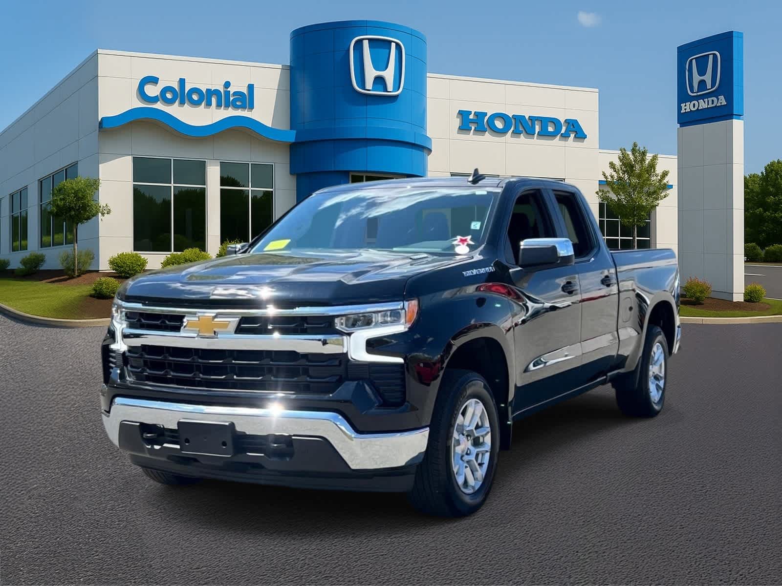 Used 2025 Chevrolet Silverado 1500 LT AWD/4WD video 2