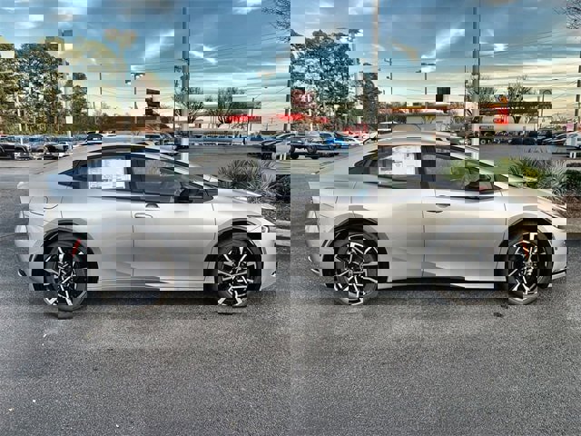 New 2025 Toyota Prius Plug-In Hybrid image 9