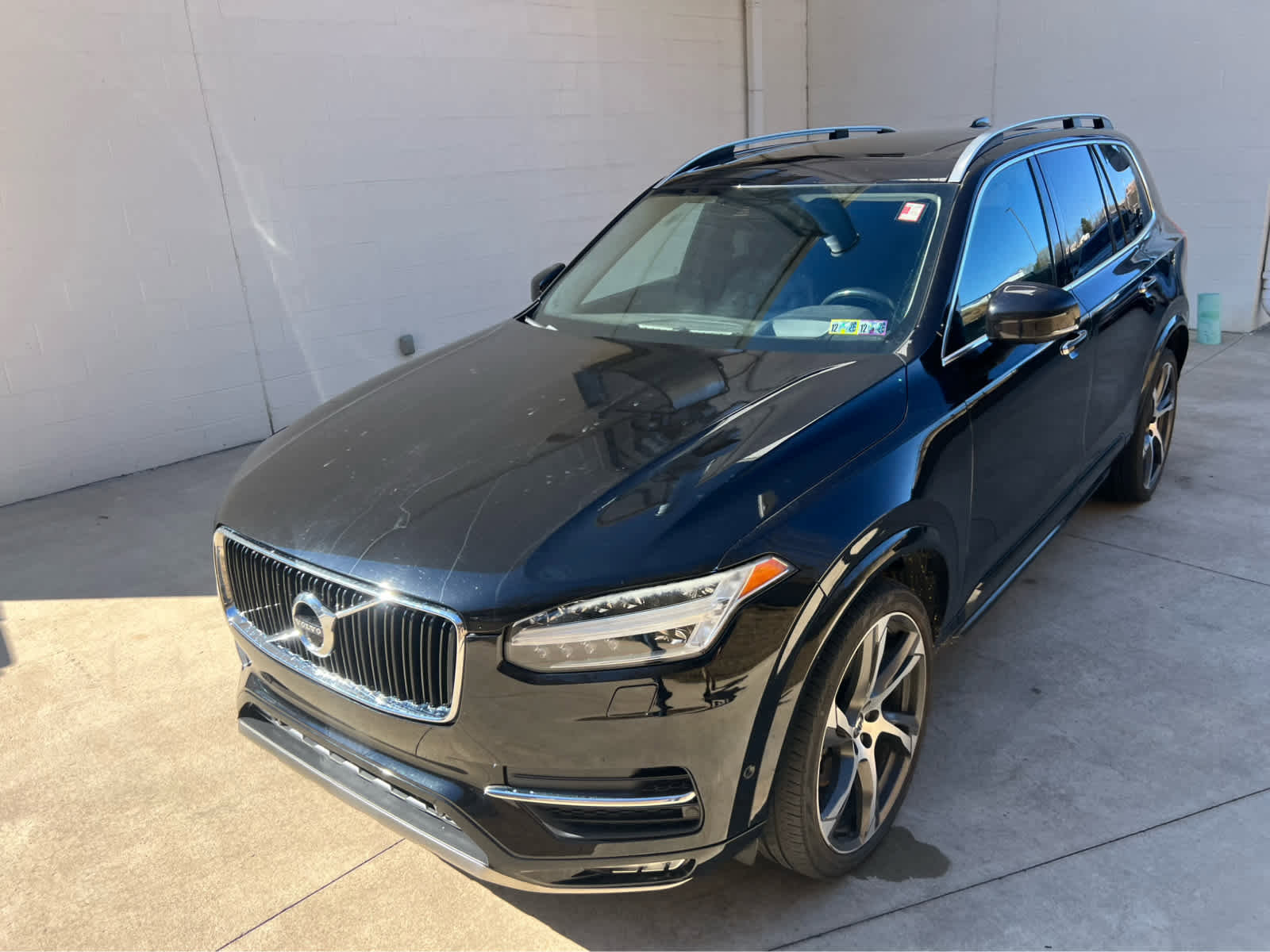 Used 2016 Volvo XC90 T6 Momentum w/ Momentum Plus Package image 3