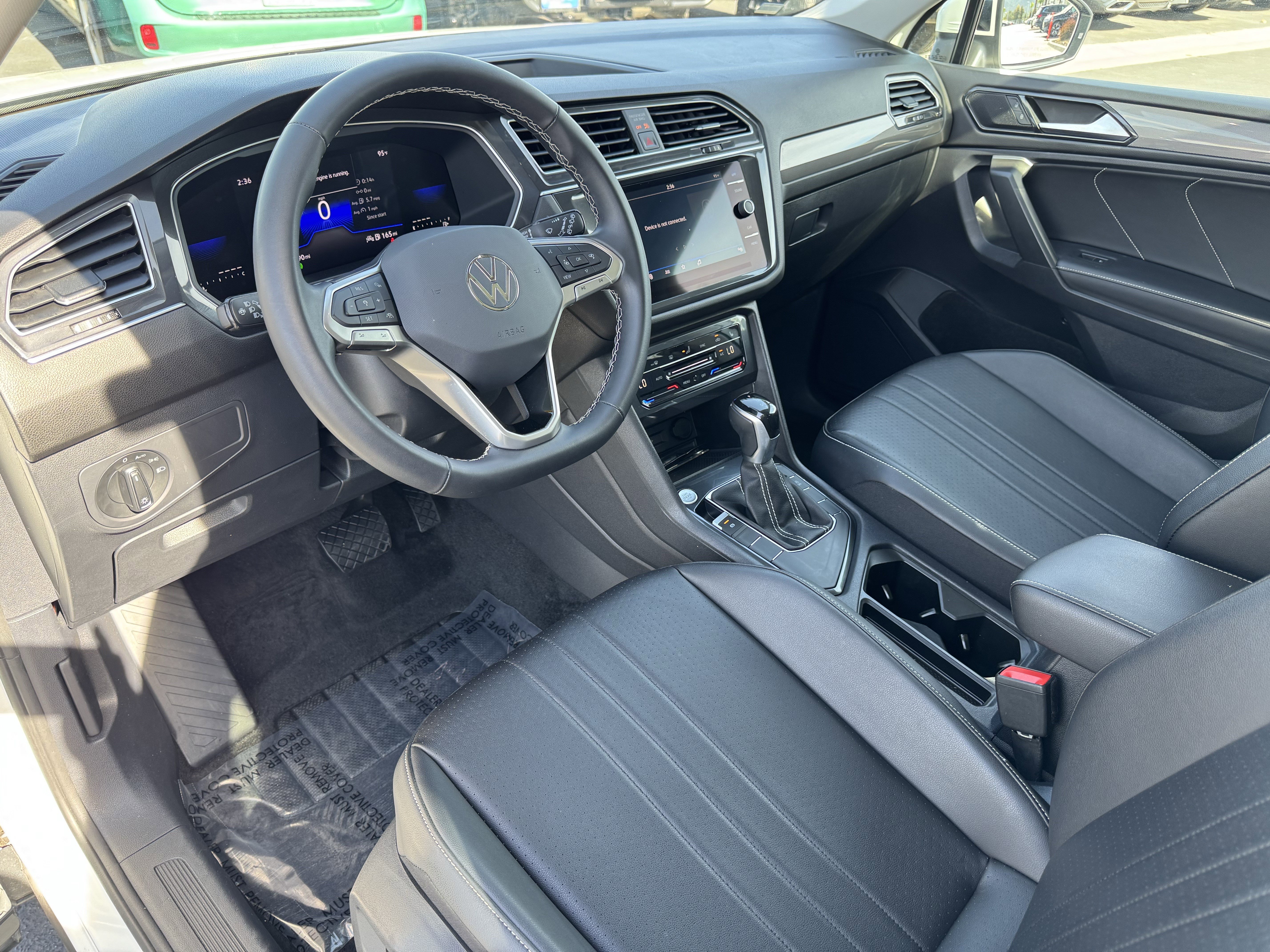 Certified 2023 Volkswagen Tiguan SE w/ Panoramic Sunroof Package image 16