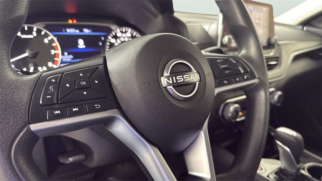 Used 2024 Nissan Altima 2.5 SV image 23