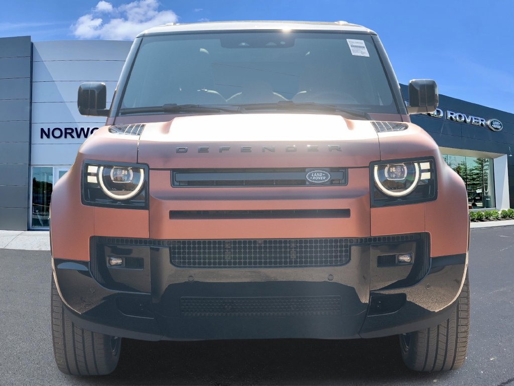 New 2027 Land Rover Defender 110 X-Dynamic SE AWD/4WD image 2