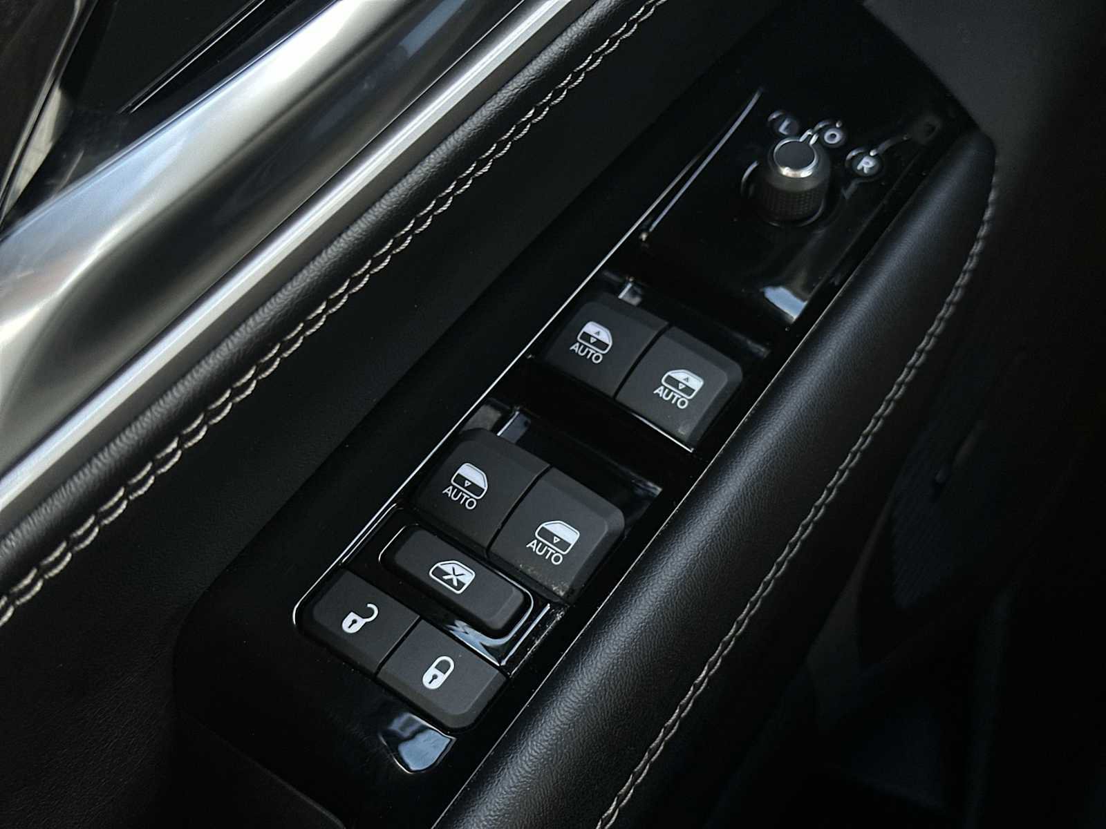 Used 2023 Jeep Wagoneer 4WD image 15