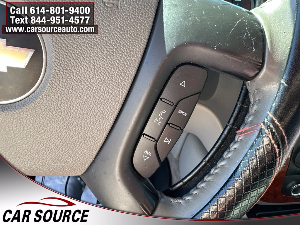 Used 2009 Chevrolet Suburban 2500 LT RWD image 15