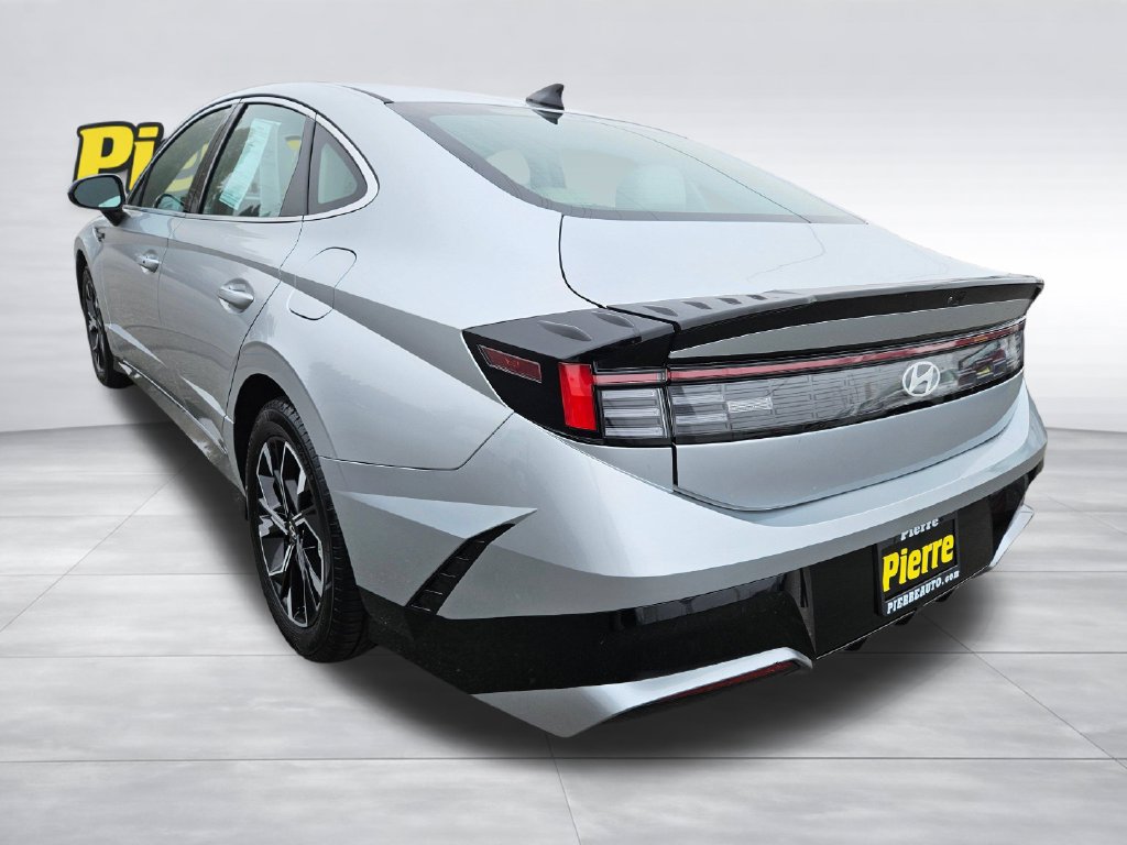 Used 2025 Hyundai Sonata SEL FWD image 3