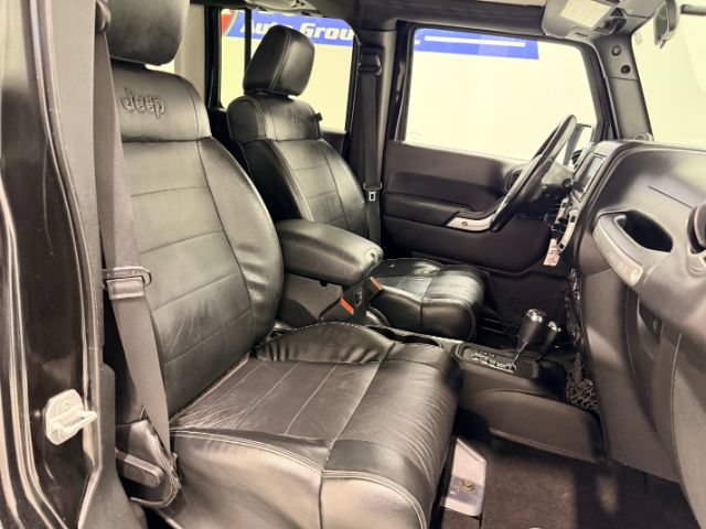 Used 2012 Jeep Wrangler Unlimited Sahara w/ Connectivity Group AWD/4WD image 20