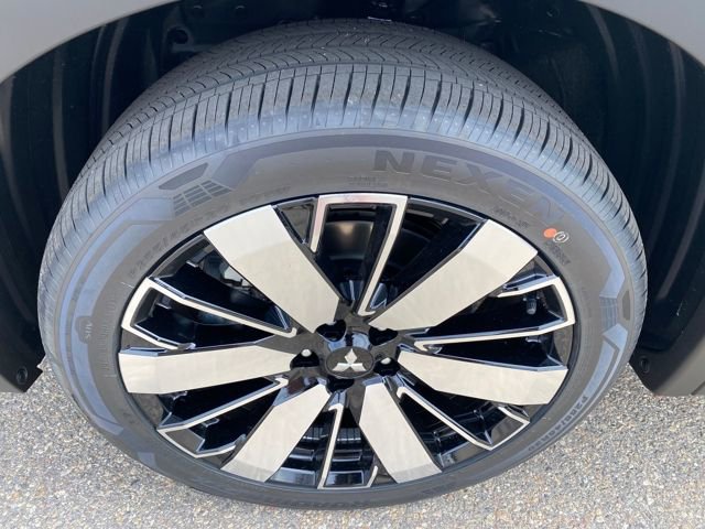 New 2026 Mitsubishi Outlander SE image 28