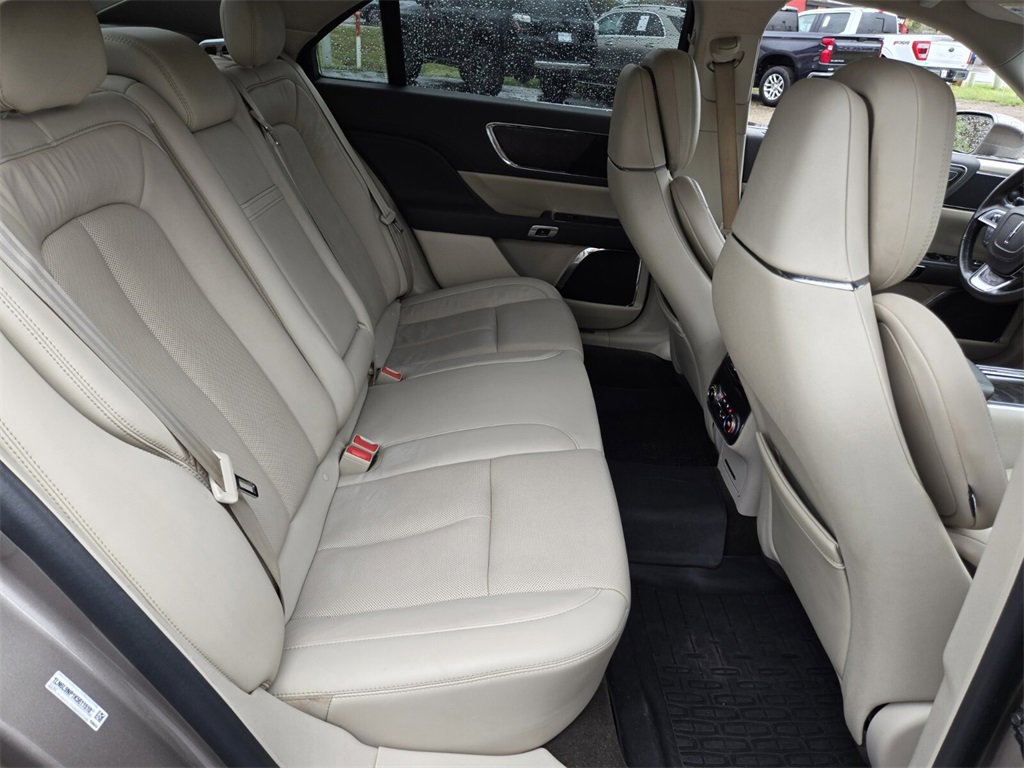 Used 2019 Lincoln Continental Reserve image 23