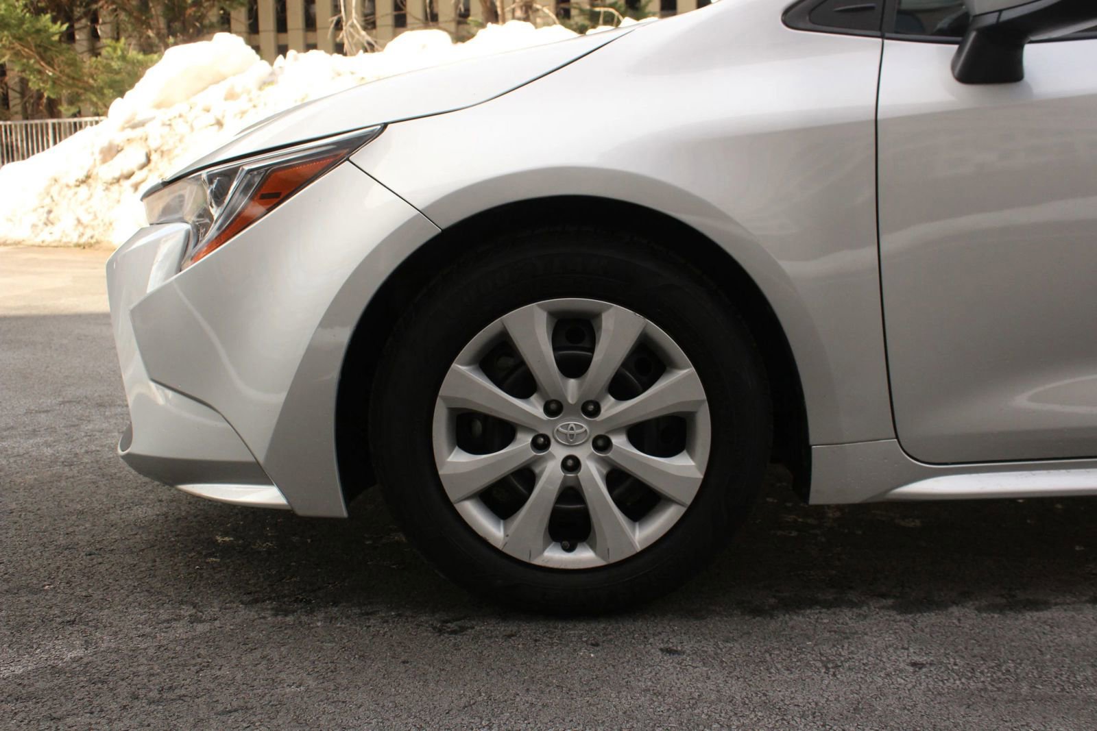 Used 2021 Toyota Corolla LE image 10
