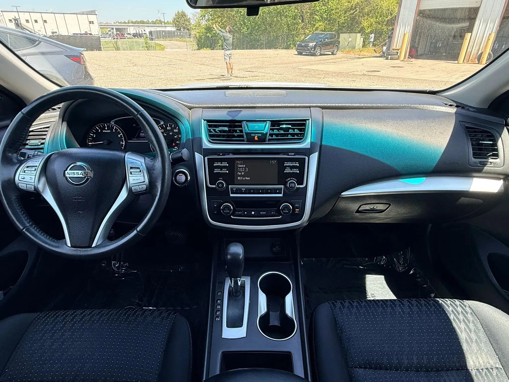 Used 2017 Nissan Altima 2.5 SV FWD image 3