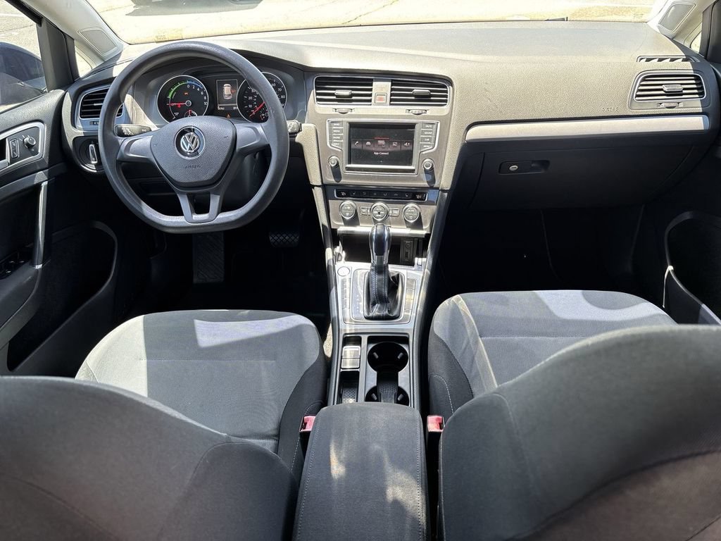 Used 2016 Volkswagen e-Golf SE FWD image 23
