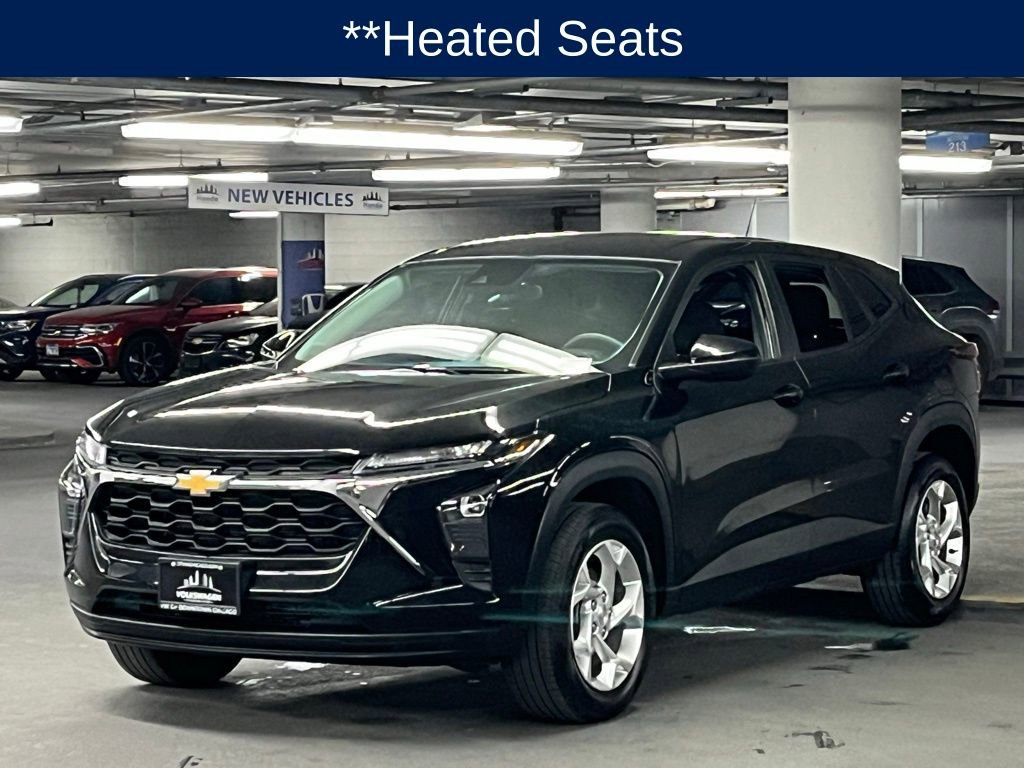 Used 2024 Chevrolet Trax LS w/ LS Convenience Package image 4