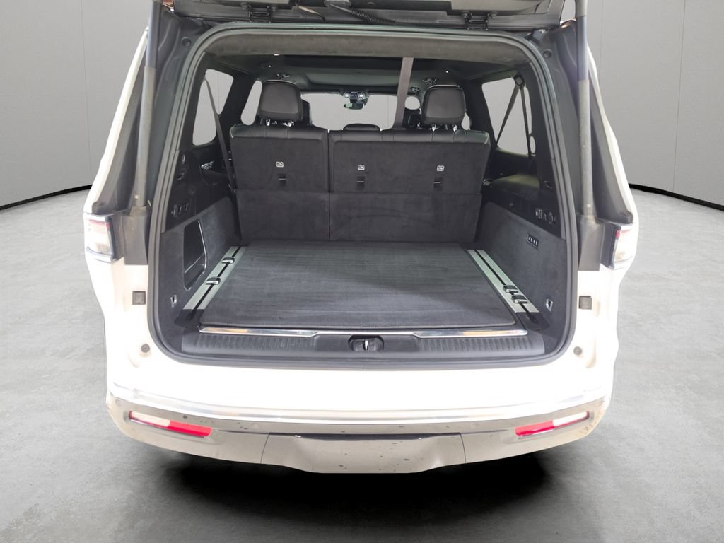 Certified 2023 Jeep Grand Wagoneer L Series II AWD/4WD image 11